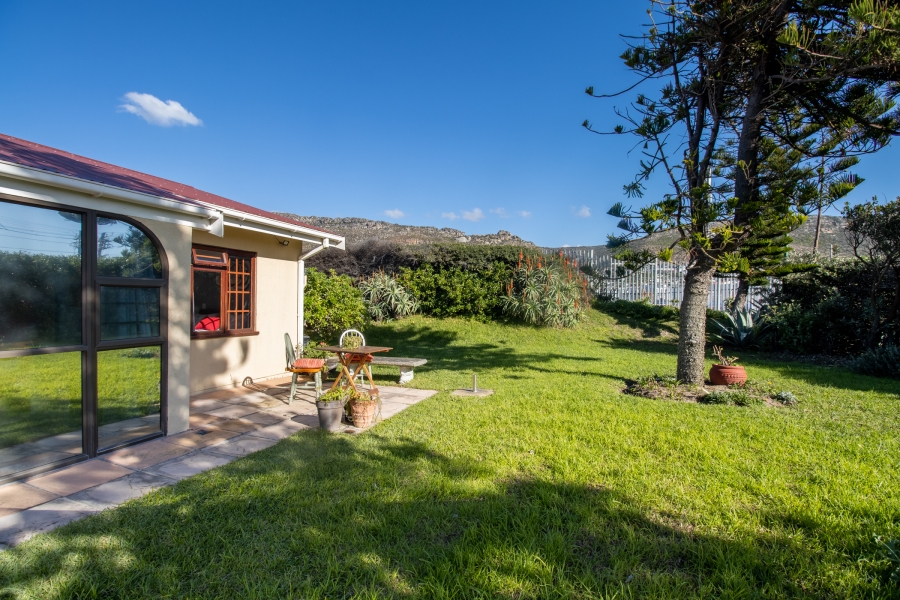 To Let 2 Bedroom Property for Rent in Fish Hoek Western Cape